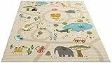 the carpet Happy Life – Kinderteppich Spielteppich mit Straßen‑Motiv, Dschungel, Tiere & Autos, rutschfest & pflegeleicht, ideal fürs Kinderzimmer, Beige, 160 x 220 cm