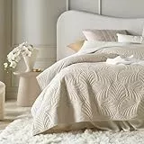 ROOM99 Feel Elegante Tagesdecke in Creme 170 x 210 cm Vielseitige Wohndecke als Bettüberwurf oder Sofaüberwurf Überwurfdecke für Bett und Sofa Steppdecke Stil Ideal als Bedspread Velvet Samt