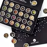 Zauber des Tees | Tee-Adventskalender 2025 | Weihnachtskalender mit 24 besonderen Tees, handgefertigt, in edler Magnet-Geschenkbox | Tee Geschenkset für Teeliebhaber