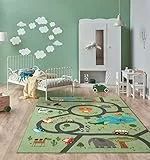 the carpet Happy Life – Kinderteppich Spielteppich mit Straßen‑Motiv, Dschungel, Tiere & Autos, rutschfest & pflegeleicht, ideal fürs Kinderzimmer, Grün, 120 x 160 cm