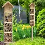 Holz Insektenhotel mit Erdspieß - H 78 cm - Insektenhaus naturbelassen zum Aufstellen - Bienenhotel Hummelhaus Holzhaus Nisthilfe für Bienen Hummeln Florfliegen Schmetterling