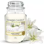 Yankee Candle Duftkerze im Glas Fluffy Towels Kerze mit langer Brenndauer bis zu 150 Stunden Perfekte Geschenke für Frauen