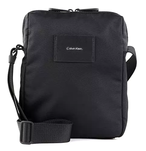 Calvin Klein Herren Reporter 117 Must T, Ck Black