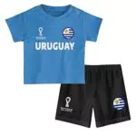 FIFA Kinder Offizielles World Cup 2022 T-Shirt und Shorts Set Uruguay Home Country Tee & Shorts