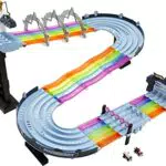 Hot Wheels GXX41 - Mario Kart Regenbogen-Boulevard Rennstrecke mit 2 Aufbaumöglichkeiten