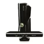 Xbox 360 - Konsole Slim 250 GB inkl. Kinect Sensor + Kinect Adventures