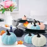 ALTcompluser Kürbis Herbst Deko, 10 Stück Mini Samtstoff Kürbis Draußen Dekorativer Künstliche Zierkürbisse Herbstdeko Autumn Decor für Herbst
