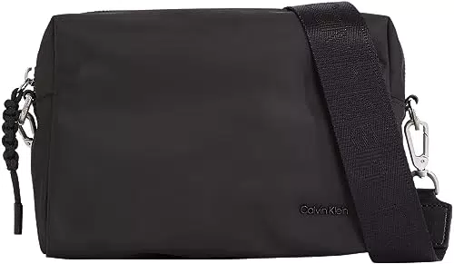 Calvin Klein Damen Nylon Kameratasche Crossovers, Ck Schwarz