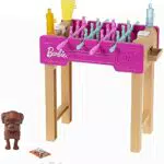 Barbie GRG77 - Mini-Spielset mit Haustier, Zubhörteilen und funktionierendem Tischfußball-Spiel
