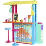 Barbie GYG23 - Loves the Ocean Strandhüttenspaß Spielset mit mehr als 18 Zubehörteilen aus recyceltem Kunststoff