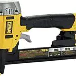 Dewalt Klammernagler Druckluft DPSSX38