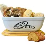 FANOUS Keramik Brotkasten Weißbrot Aufbewahrungsbox mit Bambusdeckel Brottopf von 36 x 24 x 14 cm Brotkasten und Holzdeckel als Schneidebrett