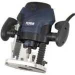 FERM PRM1015 Oberfräse - Fräsmaschine - 1300W - LED-Arbeitslicht - Soft griff - Mit Vakuum-Adapter - Inkl. Parallel Führung und 6-Teilige Nuthobelsatz