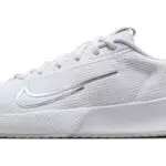 Nike Damen Court Vapor Lite 2 Sneaker, White/metallic Silver-Pure Platinum