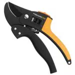 Fiskars PowerStep Amboss-Astschere für trockenes und hartes Holz