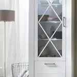 trendteam smart living - Vitrine Schrank Wohnzimmerschrank - Wohnzimmer - Georgia - Aufbaumaß 82 x 205 x 38 cm - Farbe Pinie Weiß Struktur - 173513156