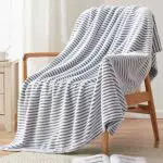 EMME Kuscheldecke aus Flauschigem Fleece - Weiche Plüschdecke für Bett, Couch und Sofa