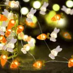 Lichterkette Ostern mit Karotten- und Hasenmotiven, warmweißes Licht, batteriebetrieben - für innen und Partys.