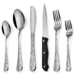 Besteckset aus Edelstahl mit Steakmessern und Blumenmustergriffen