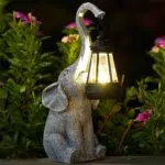 Solar Elefanten Deko Gartenfigur mit LED Solarlampe für Balkon und Garten - Geschenkidee für Geburtstag - Grau