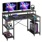 Gaming-Schreibtisch mit Monitorablage und offenen Ablagen