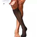 FALKE Herren Kniestrümpfe aus atmungsaktiver Baumwolle - Hochwertige Herrensocken mit seidigem Glanz, elegantem Design und verstärkter Sohle.