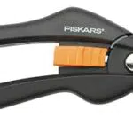 Fiskars Bypass-Gartenschere für frische Äste und Zweige