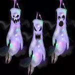 Geister Windsäcke mit LED-Lichtern für Halloween-Dekoration im Garten