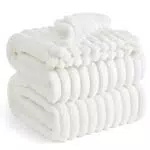 BEDSURE Kuscheldecke Flauschig – Weiche und warme Fleecedecke für Gemütlichkeit