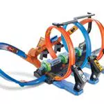 Hot Wheels Autorennbahn Korkenzieher mit motorisierten Beschleunigern und Loopings