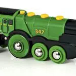 BRIO World Grüner Gustav - Elektrische Lokomotive mit Licht und Sound für Kinder ab 3 Jahren