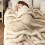 BEDSURE Kuscheldecke Flauschig und Dicke Sofadecke für den Winter