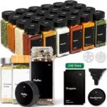 KIVY Salz und Pfeffermühle 2er Set + 8 Wasserfeste Label - Verstellbares Keramikmahlwerk - Gewürzmühle - Pfeffer und Salzmühle für grobes Salz - Chili Mühle Klein - Pfeffer salz Mühlenset