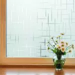 Selbstklebende Fensterfolie Schwarz - Blickdichter Sonnen- und Sichtschutz - Spiegelfolie mit UV-Schutz - Für Schlafzimmer, Badezimmer und Büro