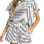 Tankaneo Damen Zweiteiler Kurzarm Lounge Set Sommer Outfits Gestreifte Lockere Pyjama Set Hausanzug Rundhalsausschnitt T Shirt mit Shorts