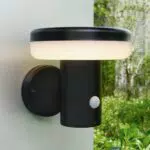 NBHANYUAN Lighting LED Außenleuchte mit Bewegungsmelder Aussenwandlampen Schwarz SUS304 Edelstahl 3000K Warmweiß Licht 220-240V 1000LM 9W IP44