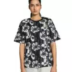 PUMA ESS+ Class Act AOP T-Shirt – Stylisches Shirt für sportliche Aktivitäten