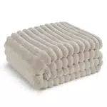BEDSURE Kuscheldecke Flauschig – Weiche Korddecke für Bett und Couch