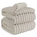BEDSURE Kuscheldecke Flauschig – Weiche Korddecke für Bett und Couch