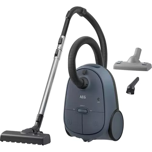 AEG CLEAN 6000 AB61C2DB Staubsauger mit Beutel / hohe Saugleistung / inkl. Polsterdüse / 50 % Recyclingkunststoff / ideal für Haustierbesitzer / Reinigen von Polstern / 12 m Kabel / 850 W / Blau