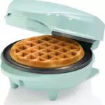 Bestron Mini-Waffeleisen für klassische Waffeln, kleiner Waffelmaker mit Antihaftbeschichtung