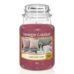 Yankee Candle Duftkerze im Glas, Soft Blanket, Brenndauer bis zu 150 Stunden