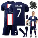 Heartsking Fußballtrikot für Kinder mit Socken, Schienbeinschoner & Schlüsselanhänger