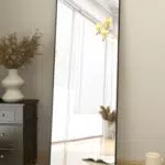 Standspiegel Koonmi minimalistischer Rahmen, Ganzkörperspiegel freistehend, für Schlafzimmer - Schwarz