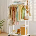 Sakugi Kleiderständer auf Rollen – Doppelstangen Garderobenständer mit Ablage