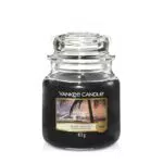 Yankee Candle Duftkerze im Glas Black Coconut Mittlere Größe Brenndauer 75 Stunden